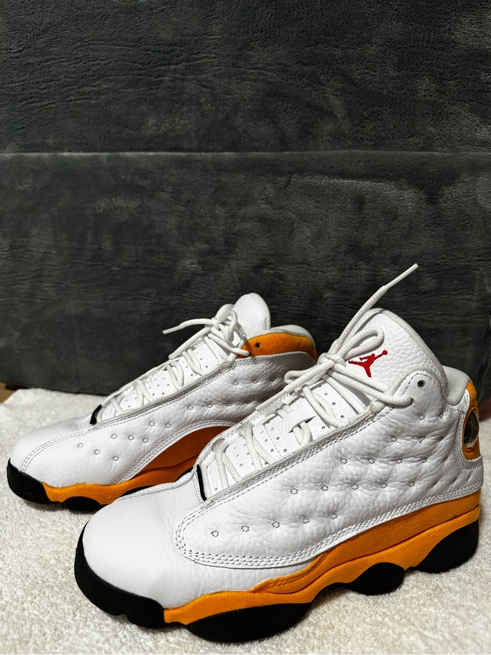 6Y or Womens 7.5 Air Jordan 13 Retro White and yellow.